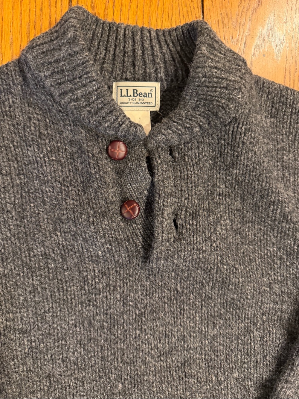 L.L.Bean men’s Henley Sweater, grey, size medium, 100% lambswool,leather buttons
